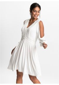 bonprix - Sukienka z dżerseju z wycięciami i koronką. Kolor: biały. Materiał: koronka, jersey. Wzór: koronka