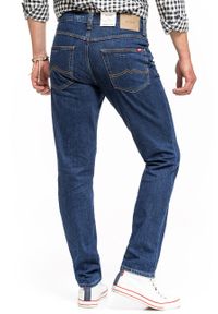 Mustang - MUSTANG TRAMPER TAPERED MĘSKIE SPODNIE JEANSOWE JEANSY DENIM BLUE 1014044 5000 980. Okazja: do pracy, na randkę, na spotkanie biznesowe, na co dzień. Styl: klasyczny, elegancki, sportowy, biznesowy, casual #3