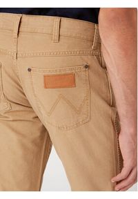 Wrangler Spodnie materiałowe Greensboro W15QDRC20 112334233 Beżowy Straight Leg. Kolor: beżowy. Materiał: bawełna