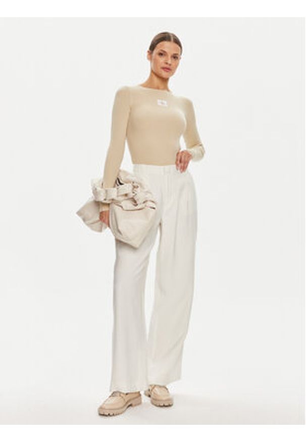 Calvin Klein Jeans Spodnie materiałowe J20J223917 Écru Relaxed Fit. Materiał: wiskoza