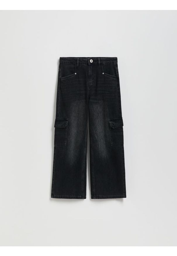 Reserved - Jeansy wide leg z kieszeniami cargo - czarny. Kolor: czarny