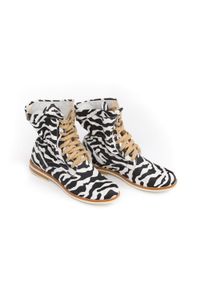 Zapato - sznurowane botki workery - skóra naturalna - model 424 - kolor zebra (36). Okazja: na spacer. Wysokość cholewki: za kostkę. Materiał: skóra. Wzór: motyw zwierzęcy. Styl: sportowy #3