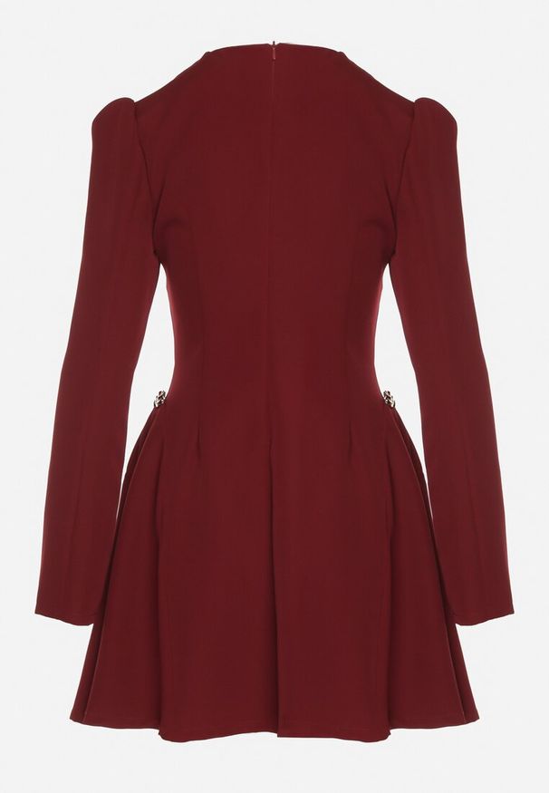 Born2be - Bordowa Rozkloszowana Sukienka Ozdobiona Metaliczną Aplikacją Eleslie. Okazja: na imprezę, na randkę. Kolor: czerwony. Wzór: aplikacja. Styl: elegancki