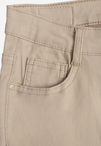 Renee - Beżowe Casualowe Spodnie Skinny o Modelującym Fasonie Elovi. Okazja: na co dzień. Kolor: beżowy. Materiał: skóra. Styl: casual #6