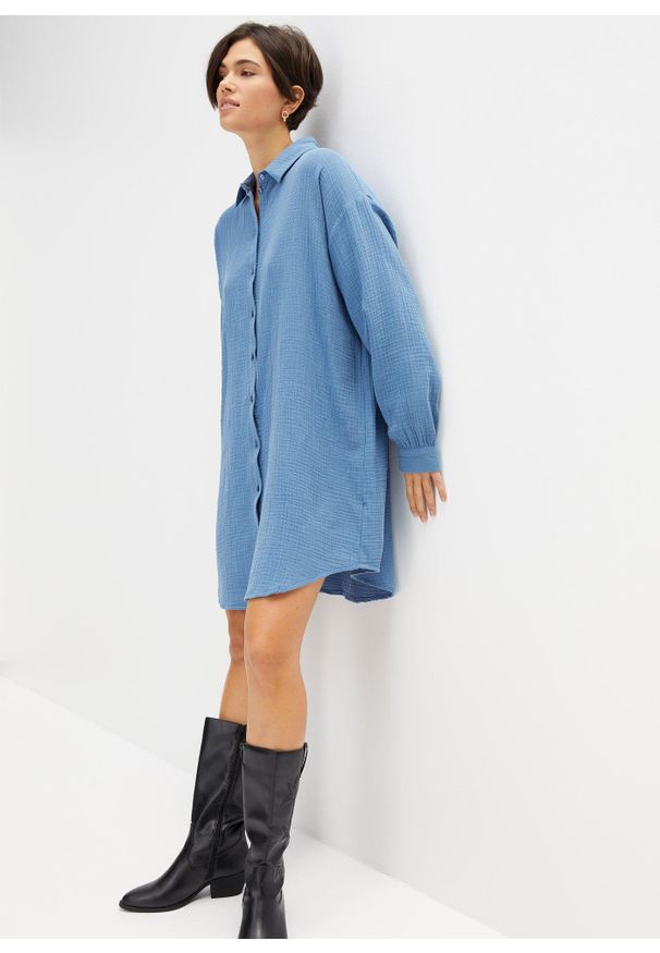 bonprix - Długa bluzka muślinowa oversize. Kolor: niebieski. Długość: długie