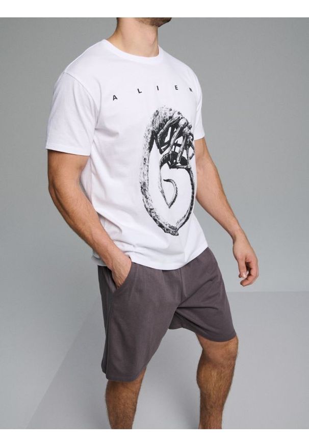 Sinsay - Bawełniana piżama dwuczęściowa z nadrukiem Alien - wielobarwny. Materiał: bawełna. Wzór: nadruk