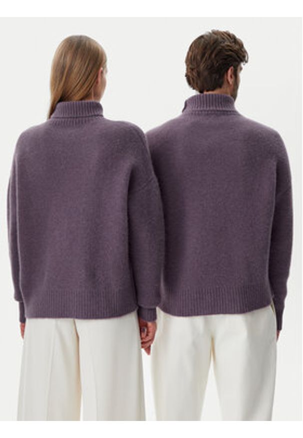 AMI PARIS - AMI Paris Golf UKS425.KN0032 Fioletowy Relaxed Fit. Typ kołnierza: golf. Kolor: fioletowy. Materiał: wełna