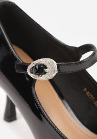 Renee - Czarne Czółenka Szpilki z Paskiem na Sprzączkę Romirida. Okazja: do pracy. Zapięcie: pasek. Kolor: czarny. Materiał: satyna. Obcas: na szpilce. Styl: elegancki, klasyczny. Wysokość obcasa: średni #7