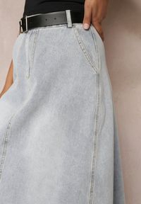 Renee - Jasnoniebieska Jeansowa Spódnica Maxi o Rozkloszowanym Kroju z Paskiem Teviva. Kolor: niebieski. Materiał: jeans. Sezon: wiosna, lato #5