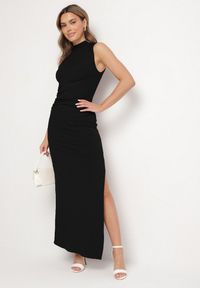Born2be - Czarna Dopasowana Sukienka z Wełną Zdobiona Marszczeniem i Rozcięciem Lisarea. Okazja: na co dzień. Kolor: czarny. Materiał: wełna. Wzór: aplikacja. Typ sukienki: dopasowane. Styl: casual #5
