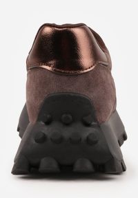 Renee - Brązowe Zamszowe Sneakersy na Podeszwie Chunky z Perforowaną Cholewką Cezarlina. Okazja: na co dzień. Kolor: brązowy. Materiał: zamsz. Szerokość cholewki: normalna #4