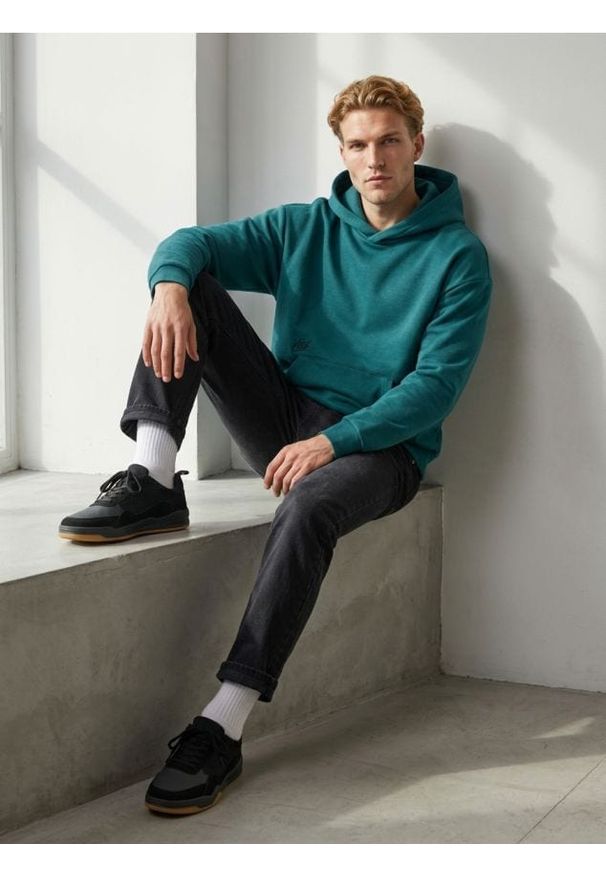 Sinsay - Bluza hoodie comfort z haftem - ciemny turkus. Wzór: haft