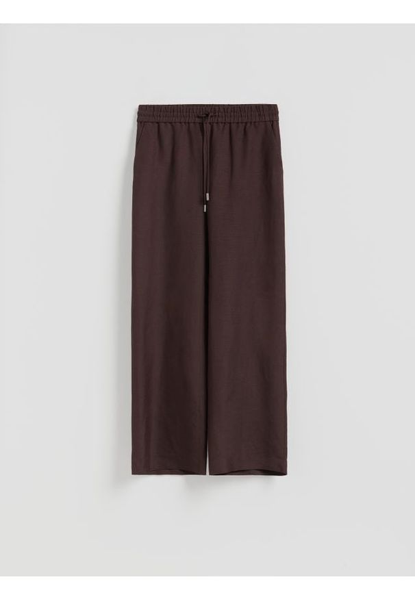 Reserved - Luźne spodnie z lnem - ciemnobrązowy. Kolor: brązowy. Materiał: len