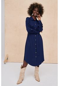 blue shadow - Sukienka Estiva BS Granatowy. Kolor: niebieski. Materiał: wiskoza, tkanina. Długość rękawa: długi rękaw. Wzór: aplikacja. Typ sukienki: koszulowe
