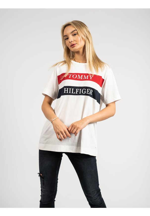 TOMMY HILFIGER - Tommy Hilfiger T-shirt | WW0WW25917 | Kobieta | Biały. Okazja: na co dzień. Kolor: biały. Materiał: bawełna. Wzór: nadruk. Styl: casual