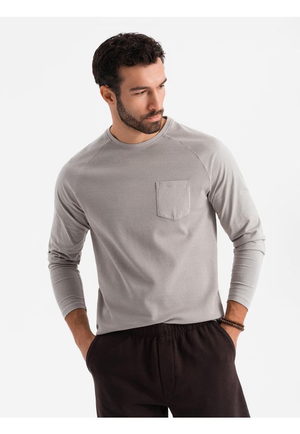 Ombre Clothing - Bawełniany męski longsleeve o waflowym splocie z kieszonką – popielaty V1. Okazja: na co dzień. Kolor: szary. Materiał: bawełna. Długość rękawa: długi rękaw. Wzór: ze splotem. Styl: klasyczny, sportowy, casual