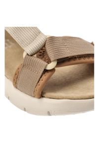 Sandały damskie Artiker, cholewka z materiału tekstylnego regulowane paski z zapięciem na rzep, brązowe, 58C1231. Okazja: na co dzień, na spacer. Zapięcie: rzepy. Kolor: brązowy. Materiał: materiał. Wzór: paski. Sezon: lato. Styl: casual #7