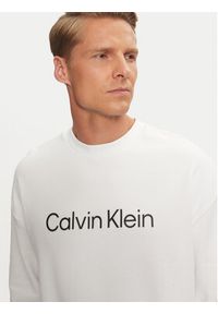 Calvin Klein Bluza Hero Logo K10K112956 Biały Comfort Fit. Kolor: biały. Materiał: bawełna #2