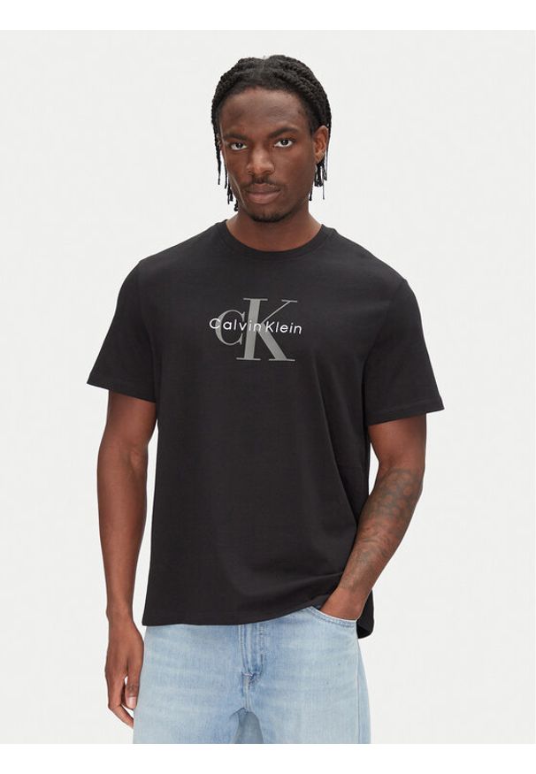 Calvin Klein Jeans T-Shirt Hero Monologo LV04RB862G Czarny Regular Fit. Kolor: czarny. Materiał: bawełna