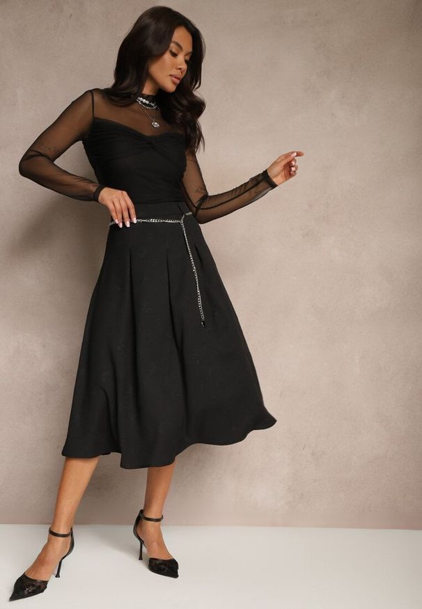 Renee - Czarna Spódnica Rozkloszowana z Wiskozą High Waist Ozdobiona Łańcuszkiem Olirive. Okazja: na co dzień. Stan: podwyższony. Kolor: czarny. Materiał: wiskoza. Wzór: aplikacja. Styl: elegancki, casual