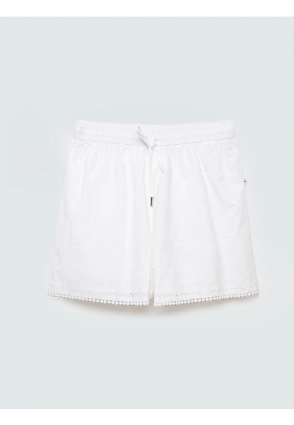 Big-Star - Szorty damskie bawełniane haftowane białe Balbine 100. Okazja: na co dzień. Kolor: biały. Materiał: bawełna. Wzór: haft. Styl: casual, elegancki