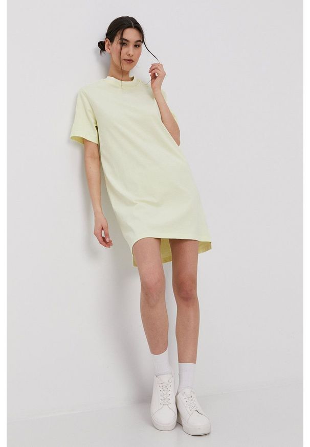 adidas Originals - Sukienka. Okazja: na co dzień. Kolor: żółty. Długość rękawa: krótki rękaw. Typ sukienki: proste. Styl: casual