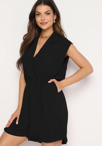 Born2be - Czarny Kombinezon z Nakładkowym Dekoltem i Gumką w Talii Nansaliah. Kolor: czarny #1