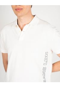 Pepe Jeans Koszulka Polo "Benson" | PM541674 | Benson | Mężczyzna | Biały. Okazja: na co dzień. Typ kołnierza: polo. Kolor: biały. Materiał: bawełna. Wzór: nadruk. Styl: casual