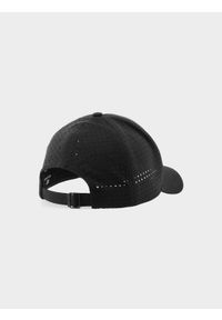 4f - Czapka z daszkiem strapback męska - czarna. Kolor: czarny. Materiał: syntetyk, materiał. Wzór: aplikacja. Sezon: lato. Styl: sportowy, casual, klasyczny #2