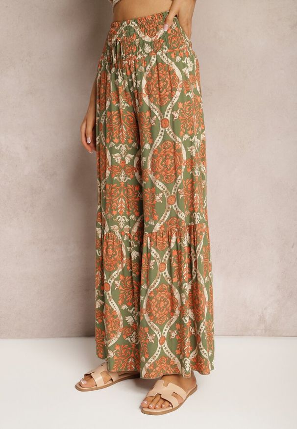 Renee - Zielono-Pomarańczowe Spodnie Szerokie z Wiskozy w Ornamentalny Wzór High Waist Cramelia. Stan: podwyższony. Kolor: zielony. Materiał: wiskoza. Długość: długie