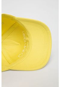 Calvin Klein - Czapka. Kolor: żółty. Materiał: tkanina, bawełna. Wzór: gładki #2