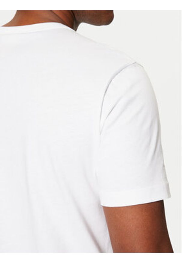 Calvin Klein T-Shirt K10K113803 Biały Regular Fit. Kolor: biały. Materiał: bawełna