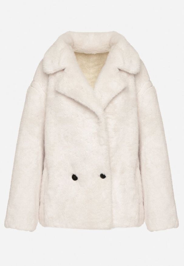 Born2be - Biała Kurtka Futerko o Dwurzędowym Kroju Oversize Nalizana. Okazja: na co dzień. Kolor: biały. Materiał: futro. Długość rękawa: długi rękaw. Długość: długie. Styl: elegancki, casual