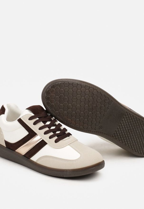 Renee - Brązowe Casualowe Sneakersy z Geometrycznymi Wzorami i Kontrastowymi Przeszyciami Riandrea. Okazja: na co dzień. Zapięcie: sznurówki. Kolor: brązowy. Materiał: jeans. Wzór: geometria. Obcas: na płaskiej podeszwie