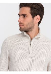 Ombre Clothing - Sweter męski dzianinowy z rozpinaną stójką - kremowy V1. Typ kołnierza: kołnierzyk stójkowy. Kolor: kremowy. Materiał: dzianina #6