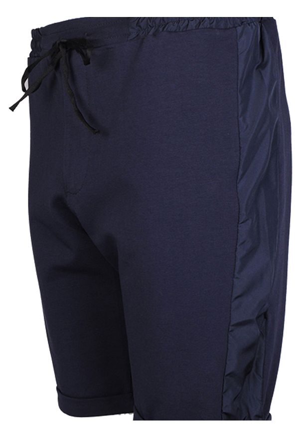 Inni producenci - Verri Szorty "Slim" | JBC001 03J0008 | Mężczyzna | Granatowy. Kolor: niebieski. Materiał: bawełna, lyocell. Wzór: aplikacja