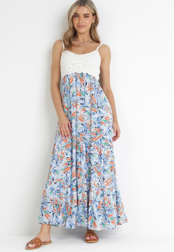 Born2be - Niebieska Wiskozowa Sukienka Maxi z Szydełkową Górą i Rozkloszowanym Dołem Eumila. Kolor: niebieski. Materiał: wiskoza. Długość rękawa: na ramiączkach. Sezon: wiosna, lato. Typ sukienki: rozkloszowane. Długość: maxi