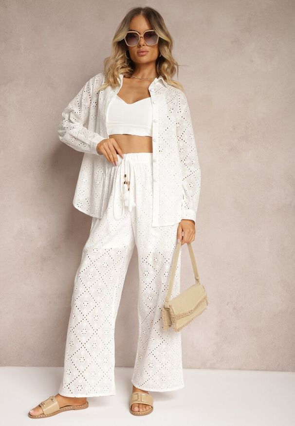 Renee - Biały 2-częściowy Komplet z Haftowej Tkaniny z Koszulą i Spodniami Aleiga. Kolor: biały. Materiał: tkanina. Wzór: ażurowy, haft