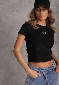 Renee - Czarny T-shirt z Bawełny Ozdobiony Sercem z Cyrkonii Amythera. Okazja: na co dzień. Kolor: czarny. Materiał: bawełna. Wzór: aplikacja. Styl: sportowy, casual, elegancki #8
