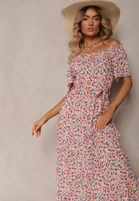 Renee - Biało-Różowa Bawełniana Sukienka Hiszpanka w Kwiatowy Print Rissamond. Typ kołnierza: dekolt hiszpanka. Kolor: biały. Materiał: bawełna. Wzór: kwiaty, nadruk. Sezon: lato #5