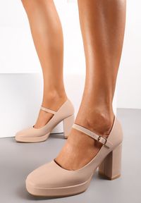 Renee - Beżowe Zapinane Czółenka na Słupku i Niskiej Platformie Bevuma. Nosek buta: okrągły. Zapięcie: sprzączka. Kolor: beżowy. Obcas: na platformie. Wysokość obcasa: średni #1