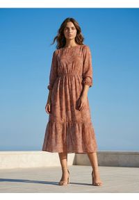 Sinsay - Sukienka midi w kwiaty - wielobarwny. Wzór: kwiaty. Długość: midi #1