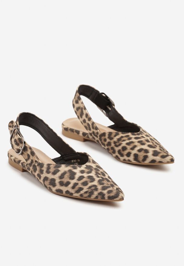 Renee - Panterkowe Sandały Typu Slingback Ozdobione Klamrą Banelias. Okazja: na co dzień. Zapięcie: klamry. Materiał: jeans. Wzór: aplikacja. Sezon: lato, wiosna. Styl: wizytowy, klasyczny, casual