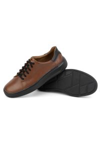 KOMODO Buty męskie skórzane 930K brązowe z czarnym spodem. Kolor: brązowy. Materiał: skóra #5