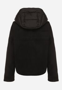 Born2be - Czarna Przejściowa Kurtka z Rękawami Typu Nietoperz i Kapturem Alinee. Okazja: na spacer. Kolor: czarny. Materiał: jeans. Sezon: jesień, wiosna. Styl: klasyczny #6