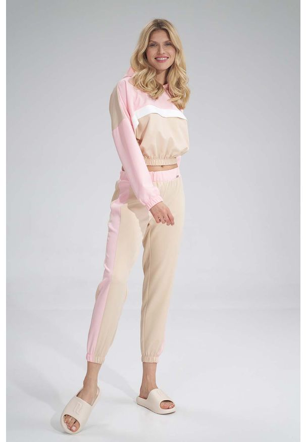 Figl - Sportowe Spodnie z Kolorowym Lampasem - Beżowo-Różowe. Kolor: różowy, wielokolorowy, beżowy. Materiał: poliester, elastan. Wzór: kolorowy