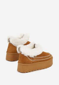 Born2be - Brązowe Śniegowce na Grubej Podeszwie z Ozdobnymi Przeszyciami i Futerkiem Lindera. Okazja: na co dzień. Kolor: brązowy. Materiał: futro. Styl: casual #2