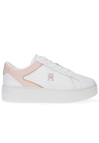 TOMMY HILFIGER - Buty Tommy Hilfiger Platform Court FW0FW07910-0LB - białe. Zapięcie: sznurówki. Kolor: biały. Materiał: skóra, guma. Szerokość cholewki: normalna. Wzór: gładki. Obcas: na platformie