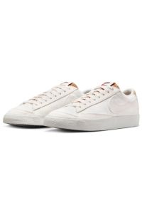 Buty Nike Blazer Low '77 Prm M DV7231 001 białe. Okazja: na co dzień. Zapięcie: sznurówki. Kolor: biały. Materiał: materiał, tkanina, syntetyk, guma. Szerokość cholewki: normalna #3