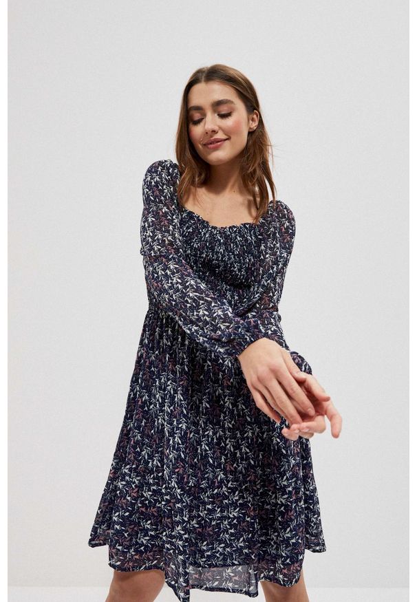 MOODO - Wzorzysta sukienka. Okazja: na co dzień. Materiał: poliester, guma. Styl: boho, casual